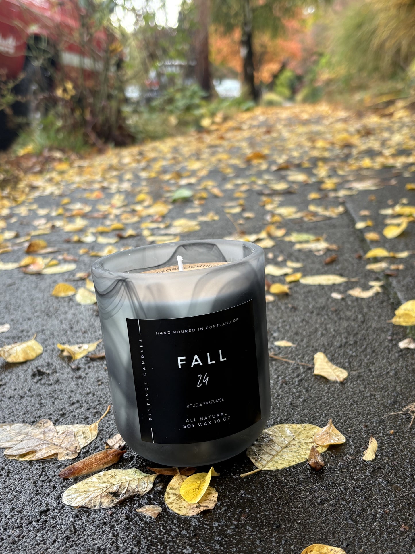 Fall 24 in Marble Black Jar Fragrance notes of Apple Harvest & Autumn Leaves